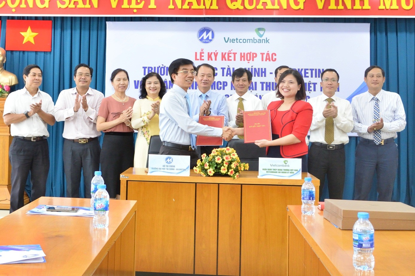 Thỏa thuận hợp tác giữa trường ĐH Tài Chính-Marketing với Ngân hàng TMCP Ngoại thương Việt Nam Chi nhánh Kỳ Đồng